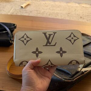 Louis Vuitton Beige and Dark Brown Women's Wallet